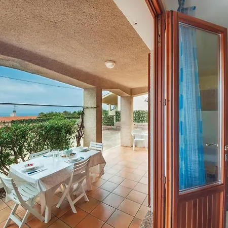 Apartment In Porto Alabe With Kitchen Magomadas