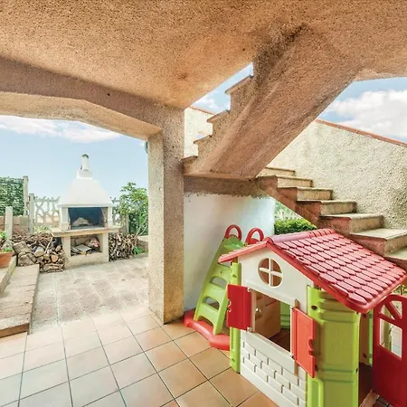 Apartment In Porto Alabe With Kitchen *