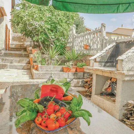 2 Bedroom Awesome In * Porto Alabe